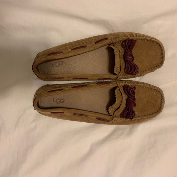 Ugg moccasins - Picture 2 of 3